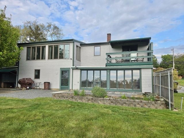 303 MIDDLE Road, Portsmouth, RI 02871