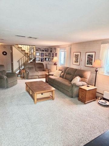 303 MIDDLE Road, Portsmouth, RI 02871