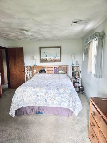 303 MIDDLE Road, Portsmouth, RI 02871