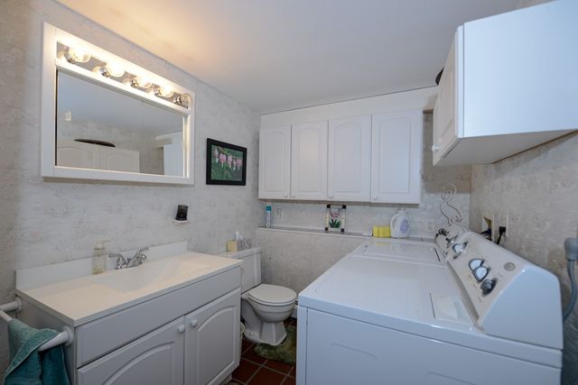 303 MIDDLE Road, Portsmouth, RI 02871
