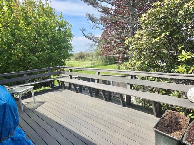 303 MIDDLE Road, Portsmouth, RI 02871