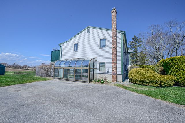 303 MIDDLE Road, Portsmouth, RI 02871