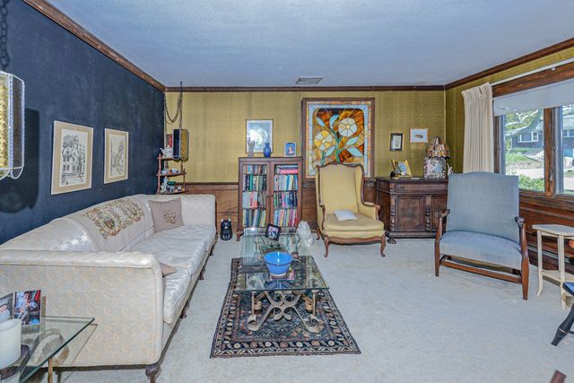 303 MIDDLE Road, Portsmouth, RI 02871