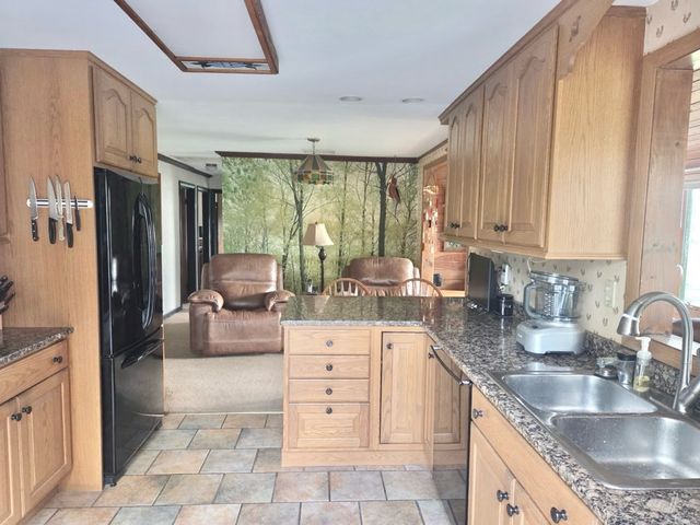 303 MIDDLE Road, Portsmouth, RI 02871