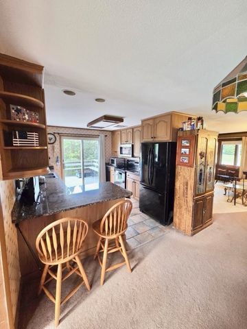 303 MIDDLE Road, Portsmouth, RI 02871