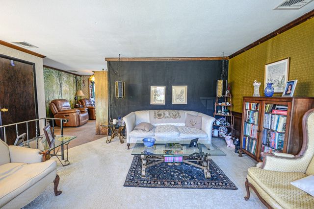 303 MIDDLE Road, Portsmouth, RI 02871