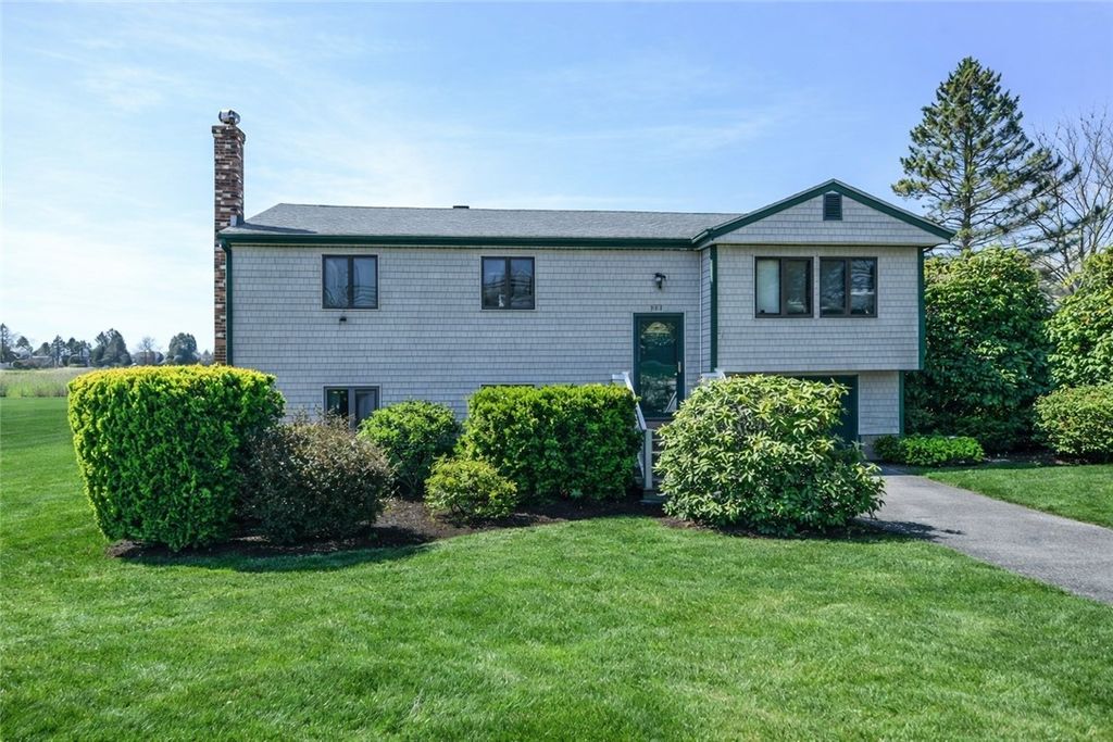 303 MIDDLE Road, Portsmouth, RI 02871