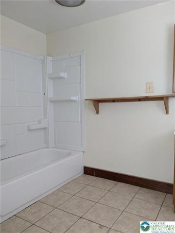 169 Main Street, Glendon Boro, PA 18042