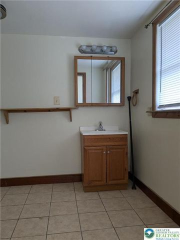 169 Main Street, Glendon Boro, PA 18042