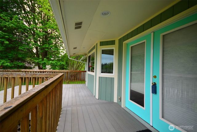 15807 Lawrence Place SE, Yelm, WA 98597
