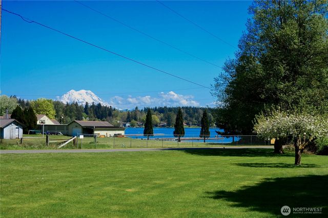 15807 Lawrence Place SE, Yelm, WA 98597