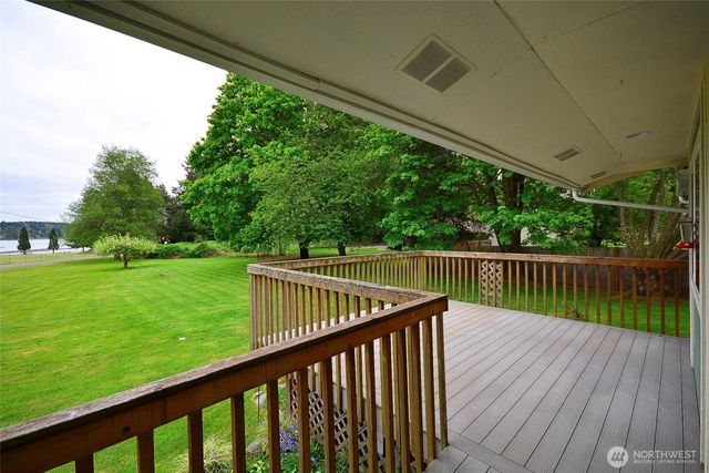15807 Lawrence Place SE, Yelm, WA 98597
