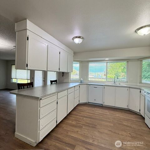 15807 Lawrence Place SE, Yelm, WA 98597