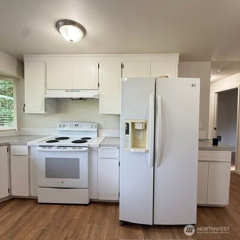 15807 Lawrence Place SE, Yelm, WA 98597