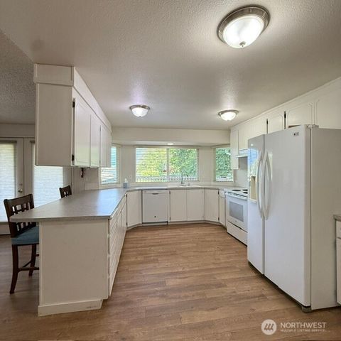 15807 Lawrence Place SE, Yelm, WA 98597