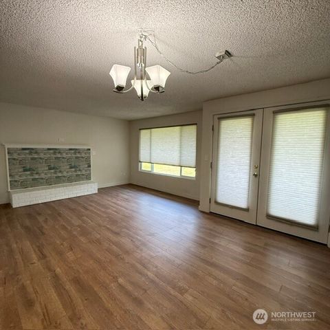 15807 Lawrence Place SE, Yelm, WA 98597