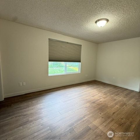 15807 Lawrence Place SE, Yelm, WA 98597