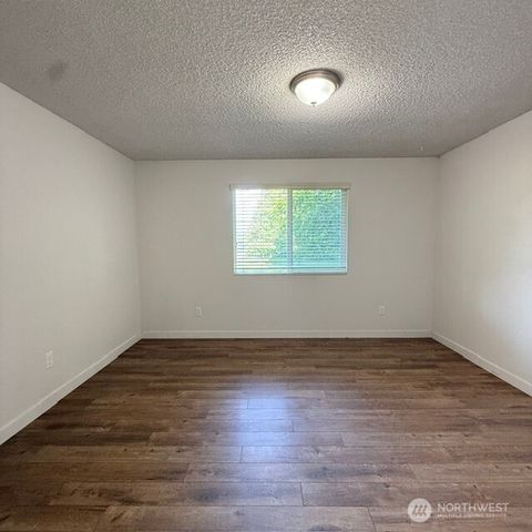 15807 Lawrence Place SE, Yelm, WA 98597