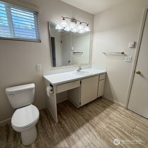 15807 Lawrence Place SE, Yelm, WA 98597