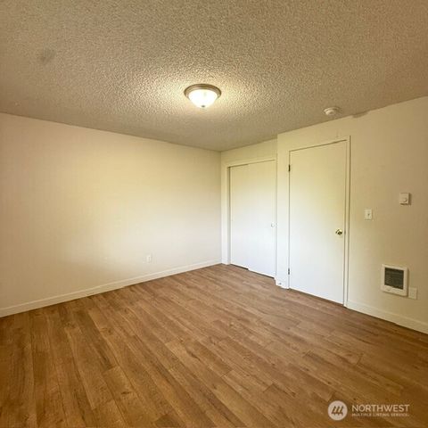 15807 Lawrence Place SE, Yelm, WA 98597
