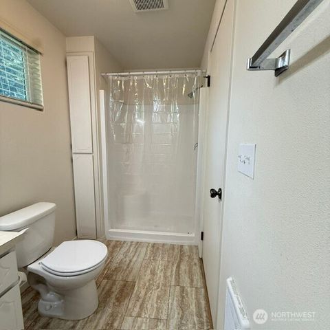 15807 Lawrence Place SE, Yelm, WA 98597
