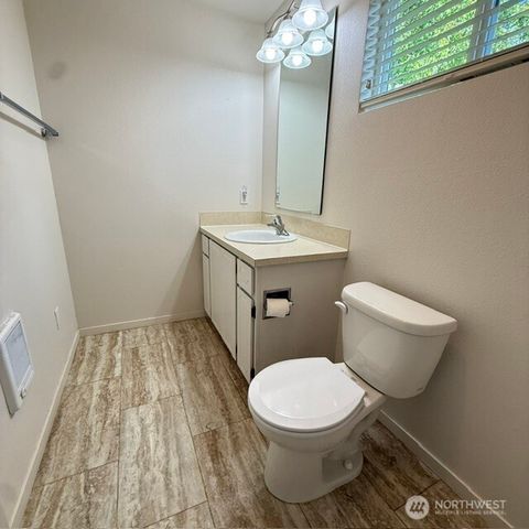 15807 Lawrence Place SE, Yelm, WA 98597