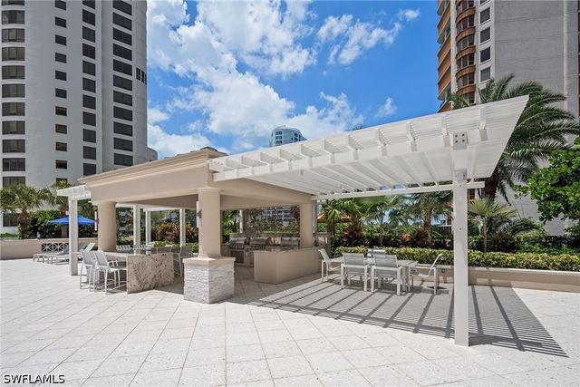4255 Gulf Shore BLVD N 207, Naples, FL 34103