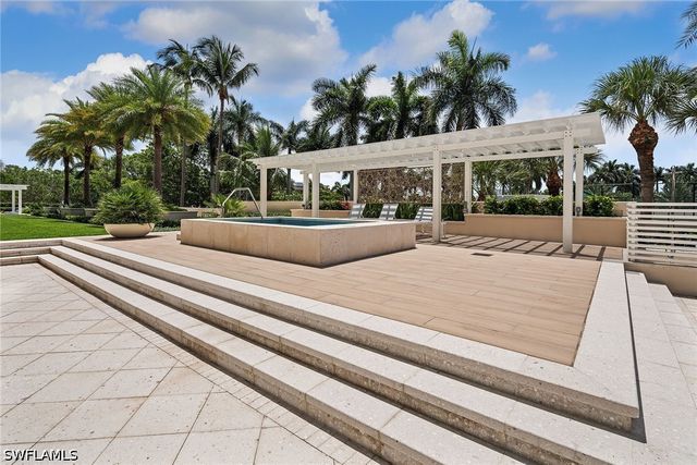4255 Gulf Shore BLVD N 207, Naples, FL 34103