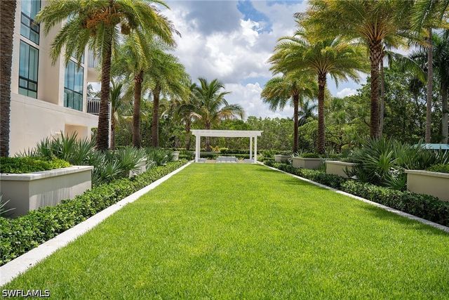 4255 Gulf Shore BLVD N 207, Naples, FL 34103
