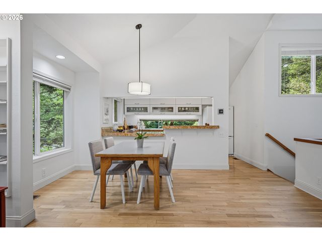 14485 RAINBOW Dr, Lake Oswego, OR 97035