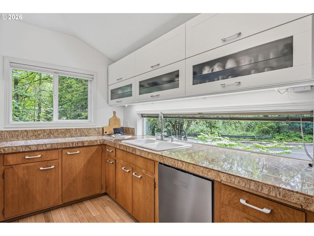 14485 RAINBOW Dr, Lake Oswego, OR 97035