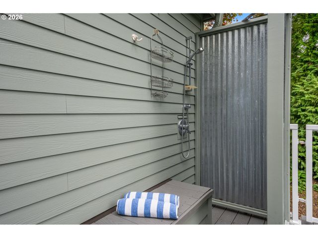 14485 RAINBOW Dr, Lake Oswego, OR 97035