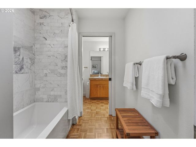 14485 RAINBOW Dr, Lake Oswego, OR 97035
