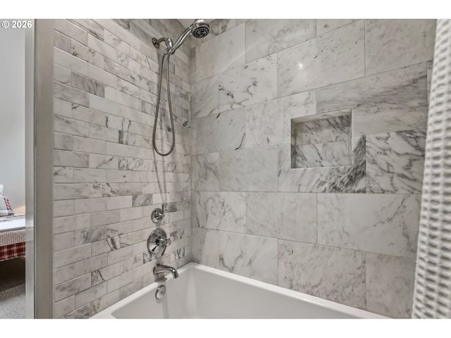 14485 RAINBOW Dr, Lake Oswego, OR 97035