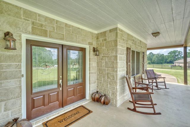 26 Woodland Hills Drive, Huntsville, TX 77320