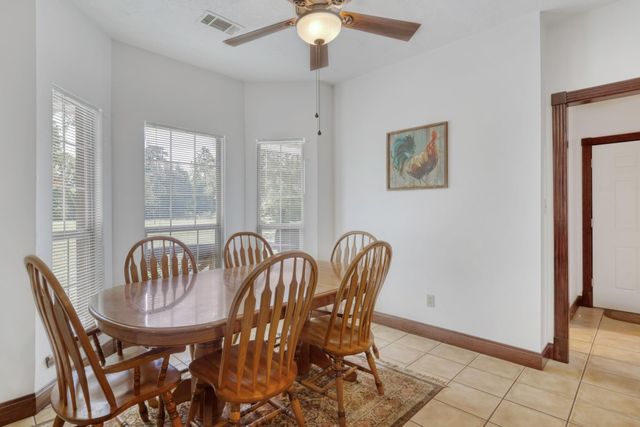 26 Woodland Hills Drive, Huntsville, TX 77320