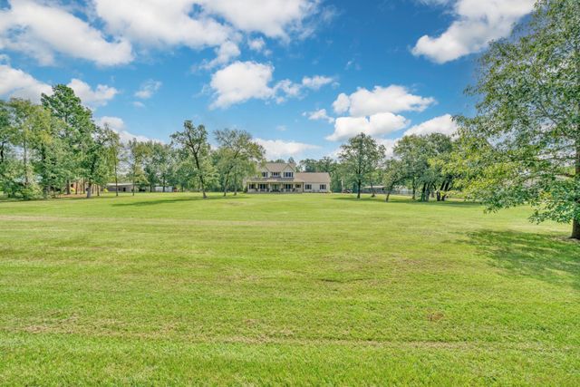 26 Woodland Hills Drive, Huntsville, TX 77320