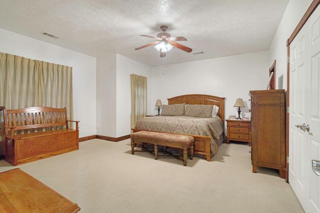 26 Woodland Hills Drive, Huntsville, TX 77320