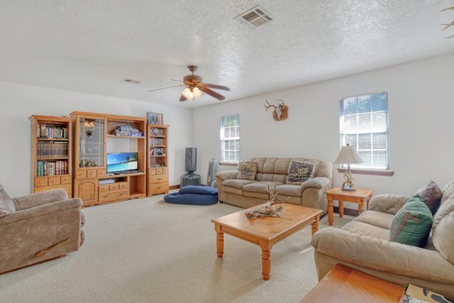 26 Woodland Hills Drive, Huntsville, TX 77320