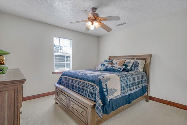 26 Woodland Hills Drive, Huntsville, TX 77320