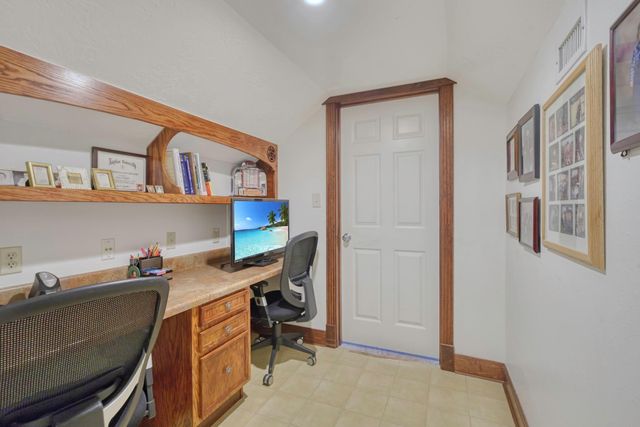 26 Woodland Hills Drive, Huntsville, TX 77320
