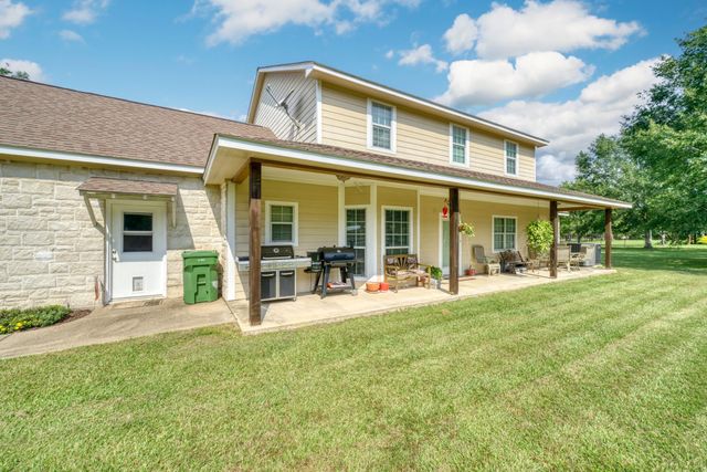 26 Woodland Hills Drive, Huntsville, TX 77320