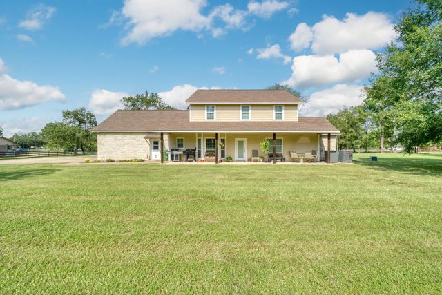 26 Woodland Hills Drive, Huntsville, TX 77320