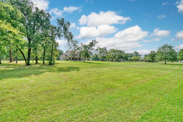 26 Woodland Hills Drive, Huntsville, TX 77320