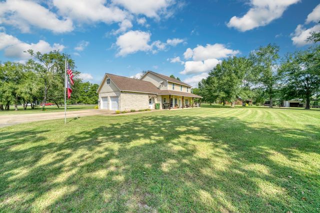 26 Woodland Hills Drive, Huntsville, TX 77320