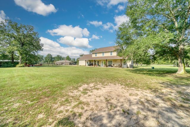 26 Woodland Hills Drive, Huntsville, TX 77320