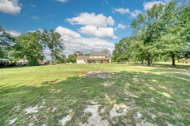 26 Woodland Hills Drive, Huntsville, TX 77320
