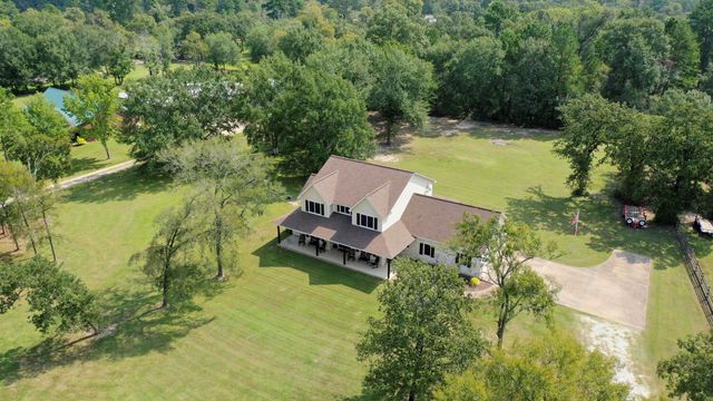 26 Woodland Hills Drive, Huntsville, TX 77320