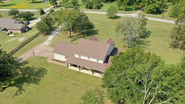 26 Woodland Hills Drive, Huntsville, TX 77320