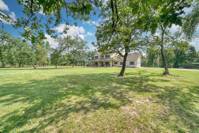 26 Woodland Hills Drive, Huntsville, TX 77320
